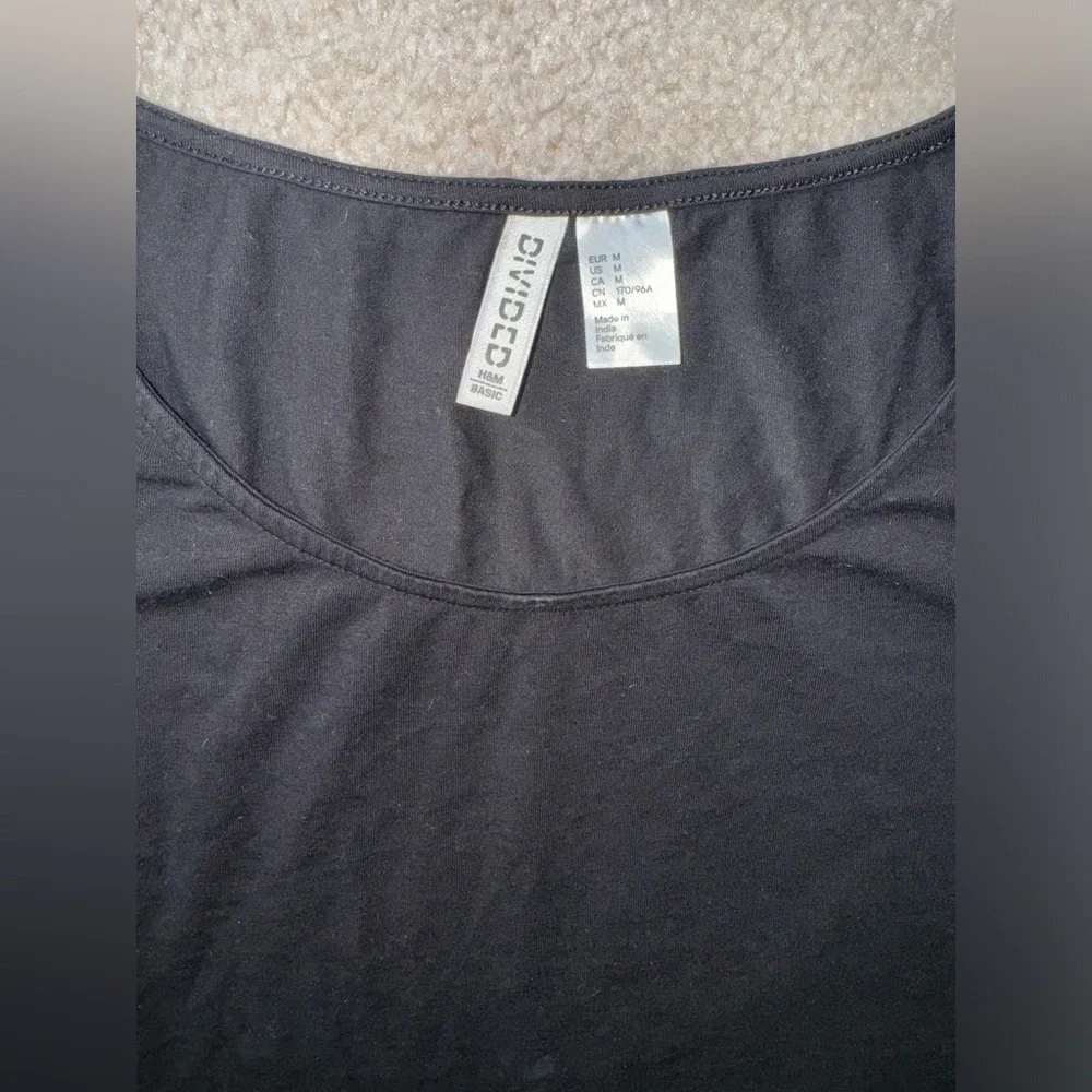 H&M Basic Divided Black Crop Top - Picture 3 of 3